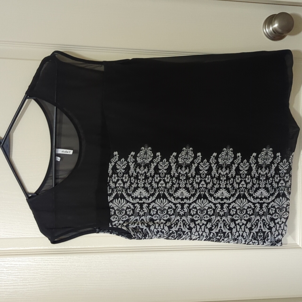 Studio Y lined sleeveless blouse